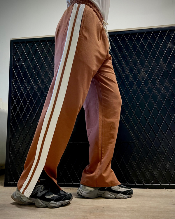 Men Extra Wide Leg Jogger with Contrast Stripe and Slit (BROWN)