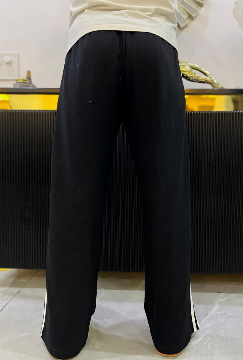 Men Extra Wide Leg Jogger with Contrast Stripe and Slit
